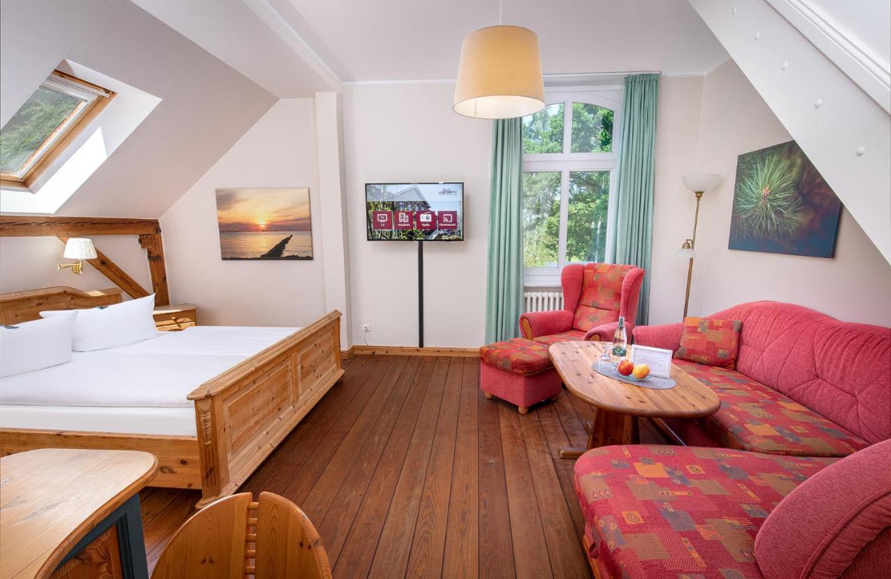 Hotel Schloesschen Sundische Wiese 青斯特 外观 照片