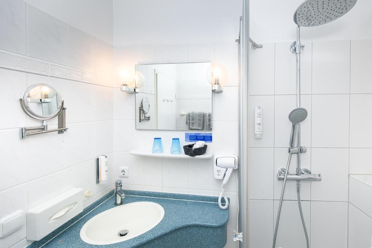 Hotel Schloesschen Sundische Wiese 青斯特 外观 照片