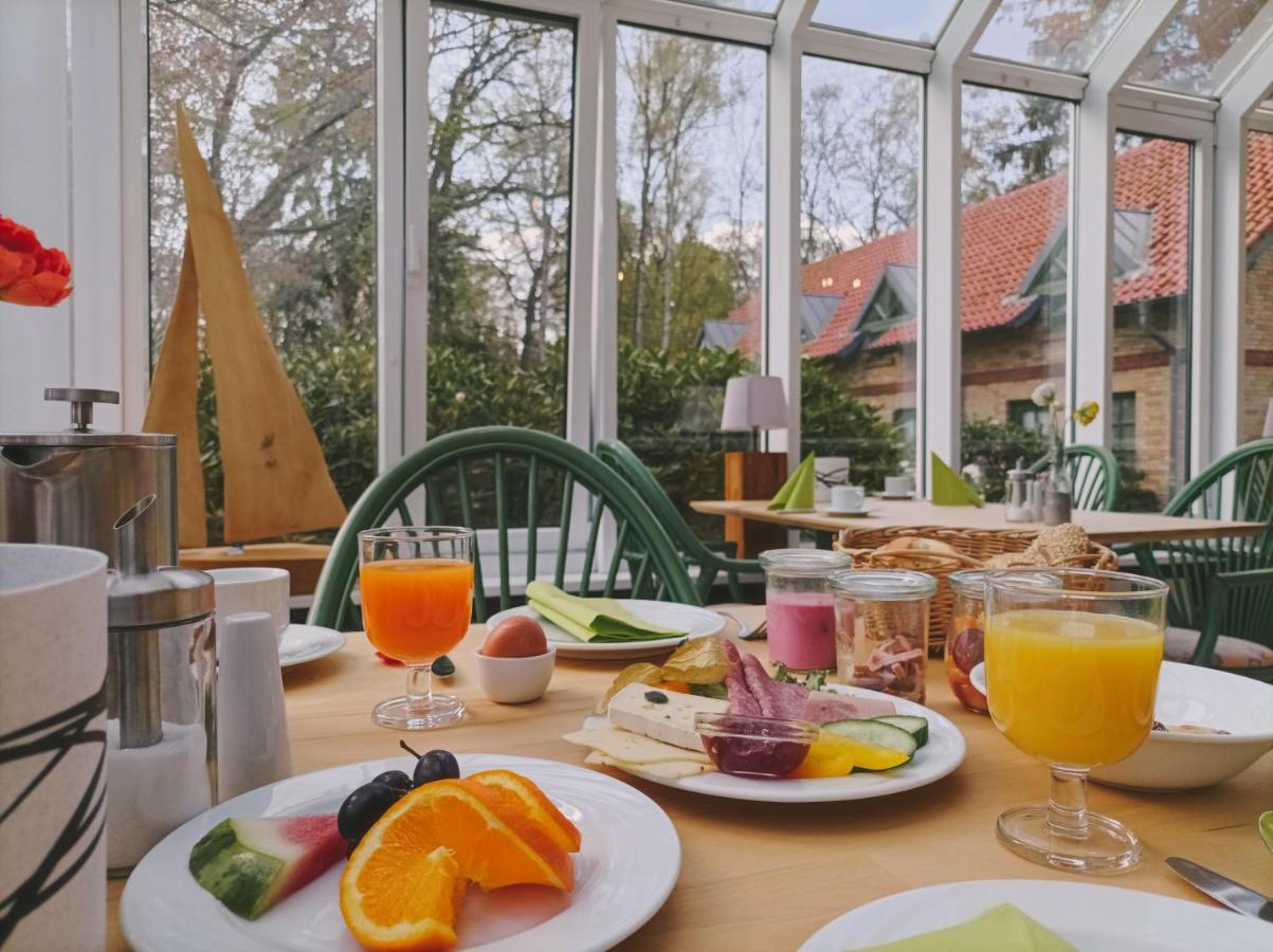 Hotel Schloesschen Sundische Wiese 青斯特 外观 照片