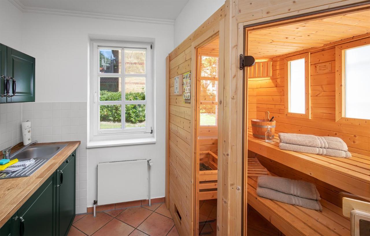 Hotel Schloesschen Sundische Wiese 青斯特 外观 照片