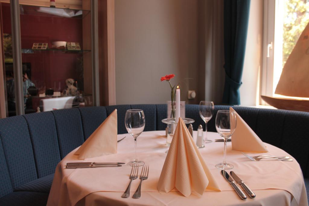 Hotel Schloesschen Sundische Wiese 青斯特 外观 照片